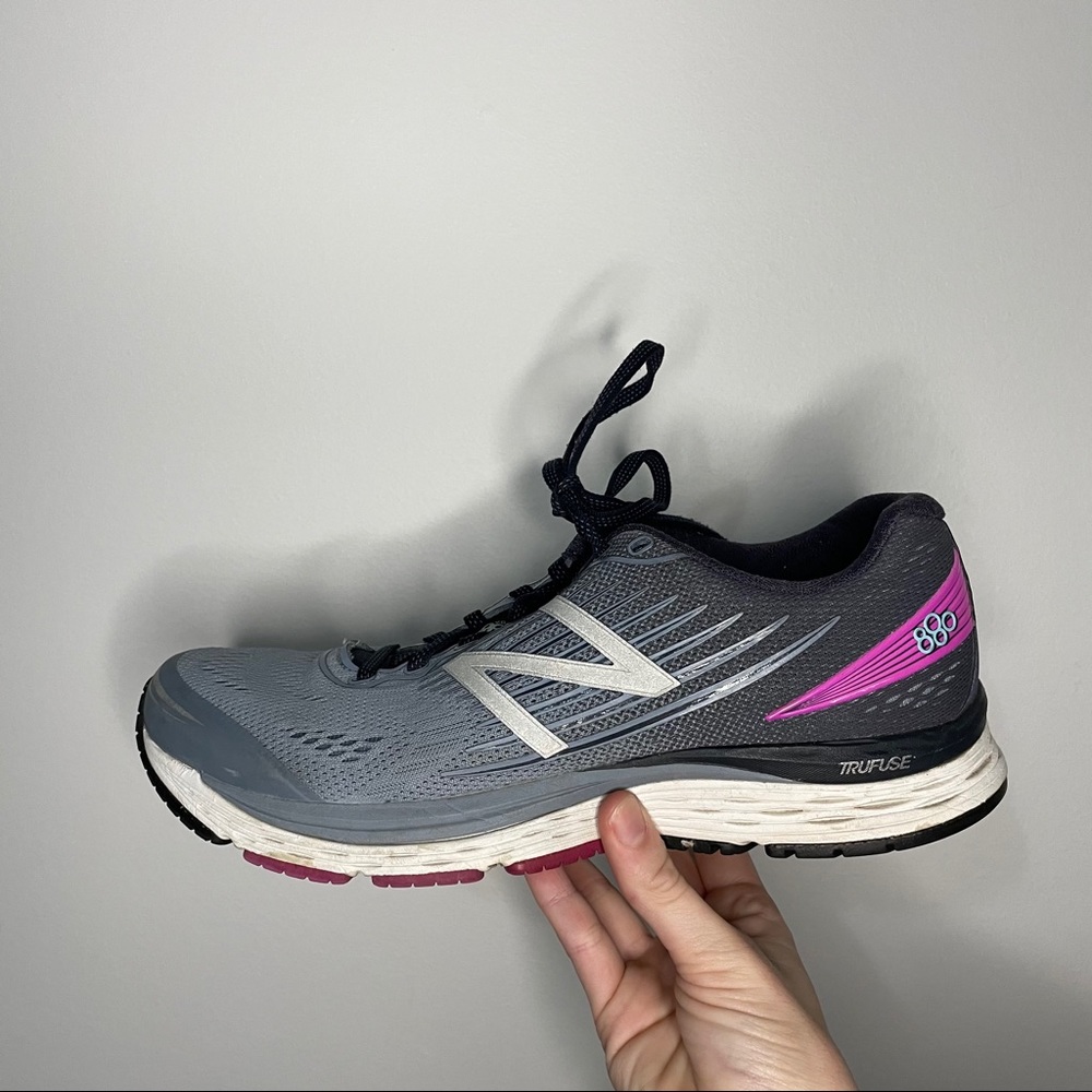 New Balance 880 V8 Size 9